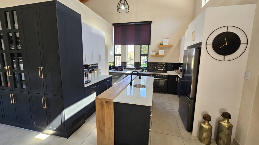 3 Bedroom Property for Sale in Meerhof North West